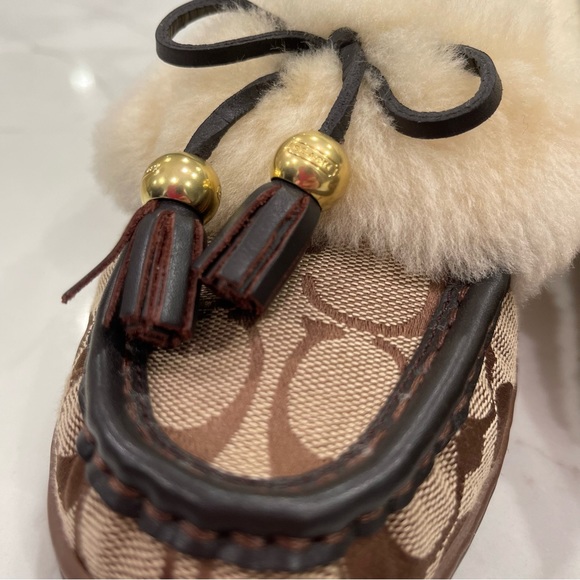 🎉2X HOST PICK🎉 Coach Fiona signature & leather shear line moccasin slippers - Picture 3 of 10
